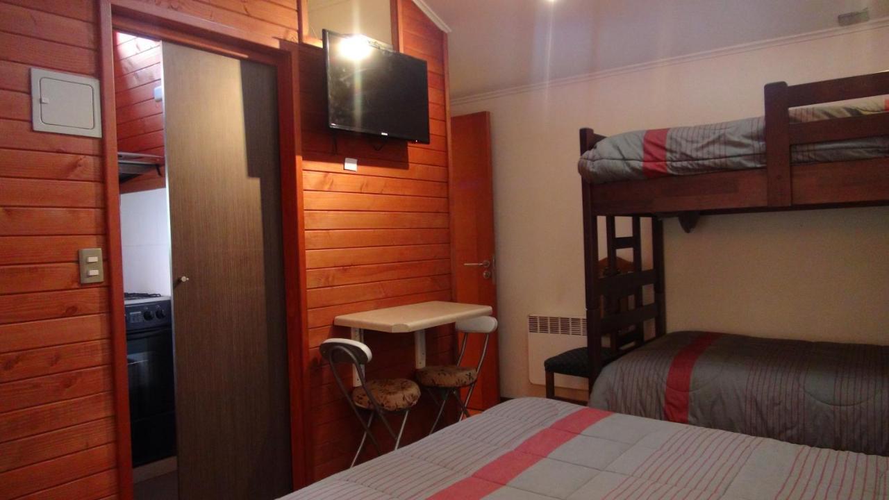 Hostal Los Avellanos テムコ エクステリア 写真